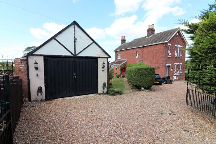 2 Bedroom Detached House For Sale In Dunston House, Harlington Road, Toddington, LU5