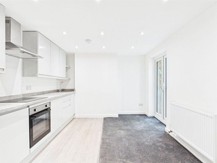 2 Bedroom Flat To Rent In Osborne Villas, Hove, East Sussex, BN3