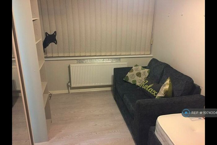 Studio To Rent In Boxmoor, Hemel Hempstead, HP1