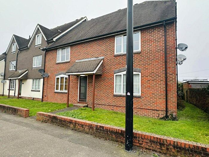 1 Bedroom Flat For Sale In St Thomas Court, Thatcham, RG18