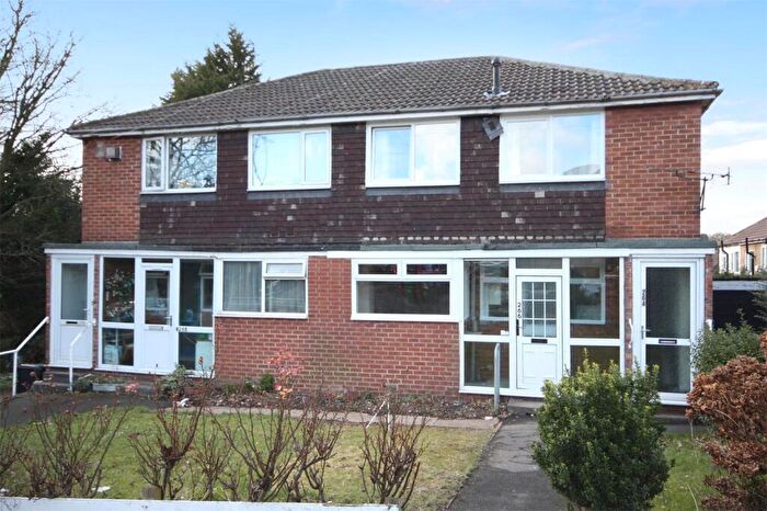 1 Bedroom Flat To Rent In Tinshill Road, Leeds, West Yorkshire, LS16