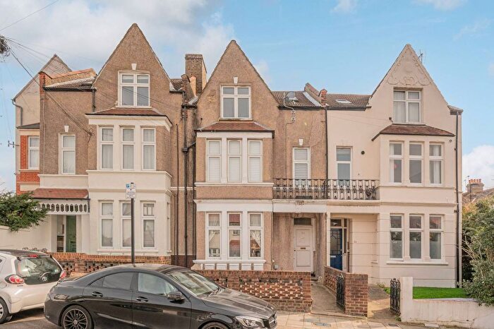 2 Bedroom Flat For Sale In Mount Ephraim Lane, Streatham Hill, London, SW16