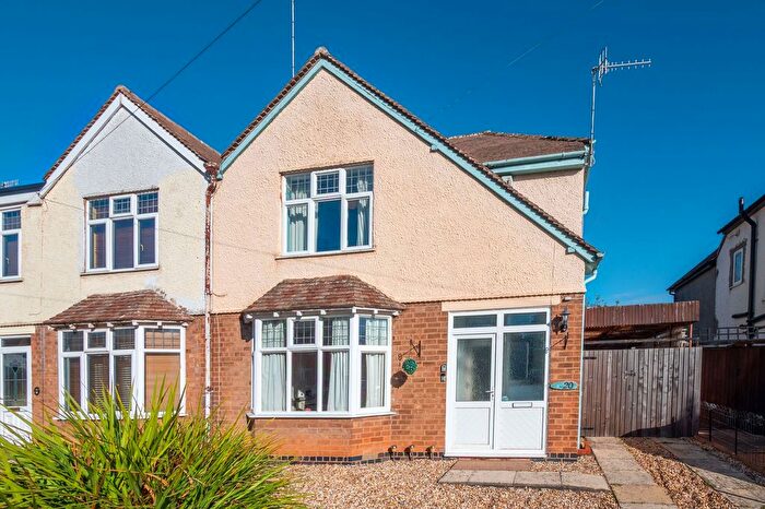 3 Bedroom Semi-Detached House For Sale In Brookvale Road, Stratford-Upon-Avon, CV37