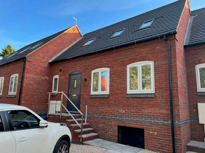 1 Bedroom Town House To Rent In Quarry Lane, Wilnecote, B77