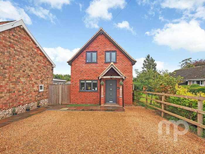 3 Bedroom Detached House For Sale In The Street, Bridgham, NR16