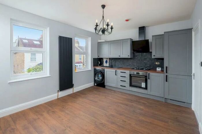 1 Bedroom Apartment To Rent In Cameron Road, Seven Kings, IG3