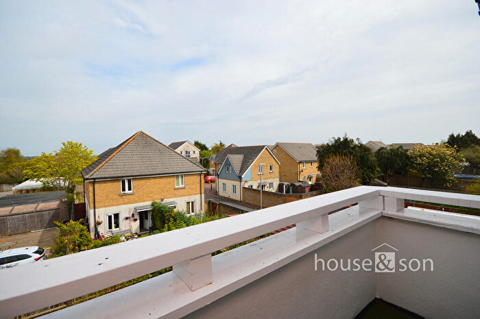 2 Bedroom Apartment For Sale In Western Avenue, Bournemouth, BH10