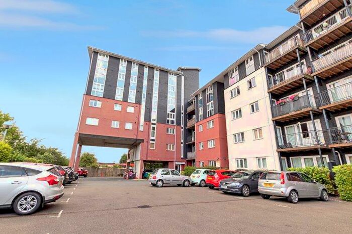 2 Bedroom Flat To Rent In Lower Southend Road, Wickford, SS11