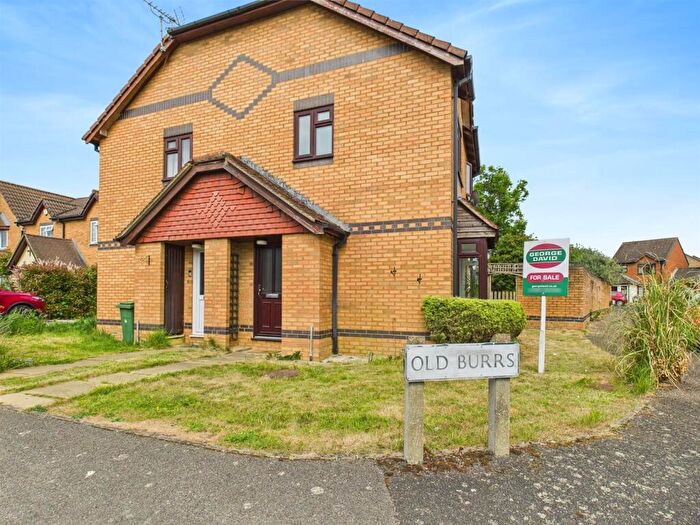 1 Bedroom Terraced House For Sale In Old Burrs, Hawkslade, Aylesbury, HP21