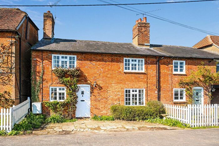 4 Bedroom Semi Detached House For Sale In The Street, Greywell, RG29