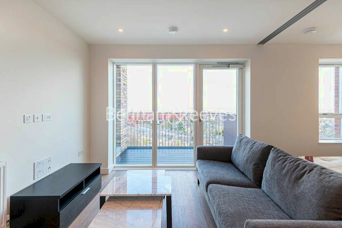 1 Bedroom Flat To Rent In Mary Neuner Road, Highgate, N8