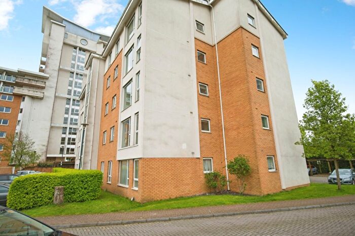 2 Bedroom Flat For Sale In Overstone Court, Cardiff, South Glamorgan, CF10