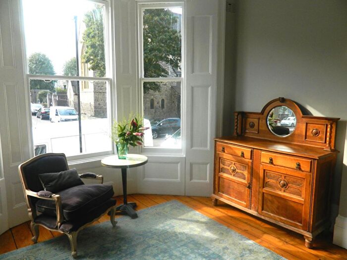 2 Bedroom Flat To Rent In Lambert Road, London, SW2