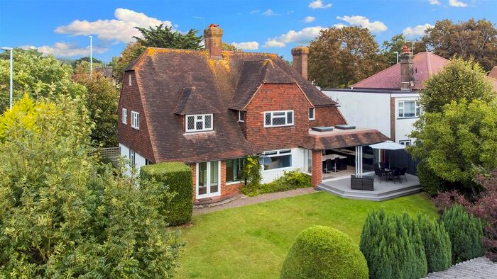 5 Bedroom Detached House To Rent In Poulters Lane, Broadwater, Worthing, BN14