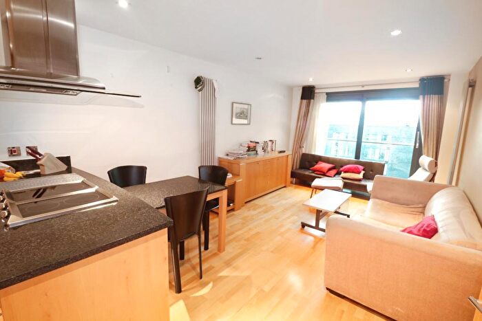 2 Bedroom Flat To Rent In Millharbour, South Quay, London, E14