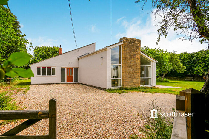 4 Bedroom Detached House To Rent In Church Hanborough, OX29