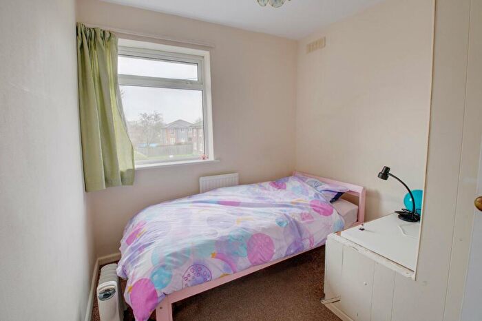 3 Bedroom Semi-Detached House For Sale In Willow Road, Bromsgrove, Worcestershire, B61