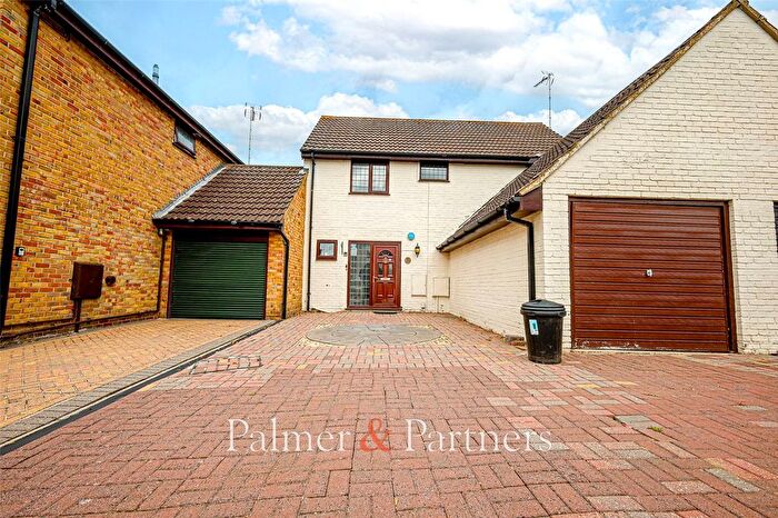 4 Bedroom Link Detached House To Rent In Tabor Road, Colchester, Essex, CO1