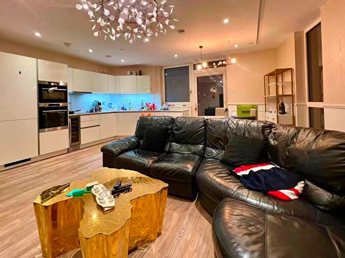 3 Bedroom Flat To Rent In Fiador Apartments, North Greenwich, SE10