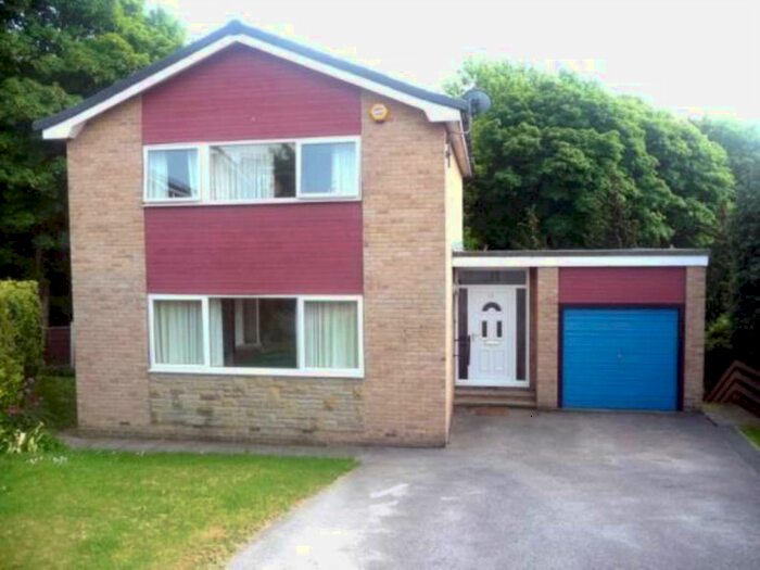 3 Bedroom Detached House To Rent In Merlin Court, Batley, WF17