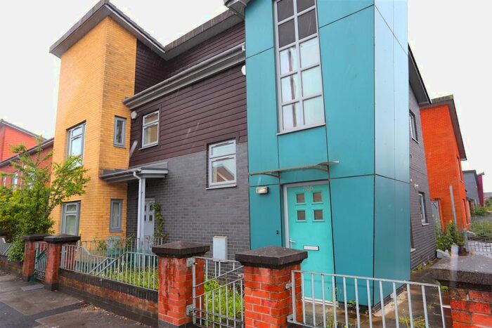 2 Bedroom Flat To Rent In Great Western Street, Manchester, M14