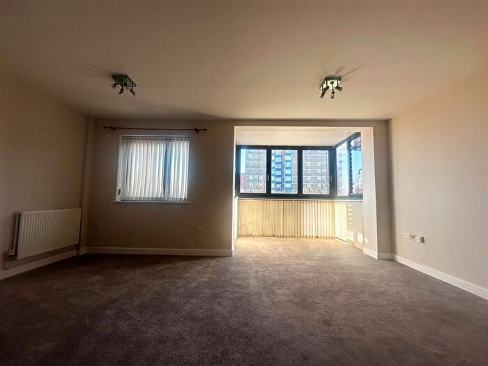 2 Bedroom Flat To Rent In Clarence Row, Gravesend, DA12