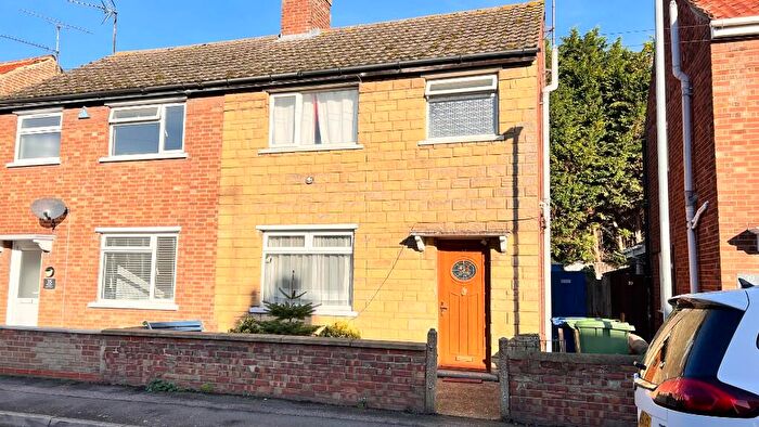 3 Bedroom Semi Detached House For Sale In Albany Road, Wisbech, Cambridgeshire, PE13