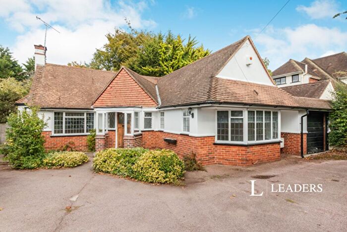4 Bedroom Bungalow To Rent In Chiltern Road, Sutton, SM2