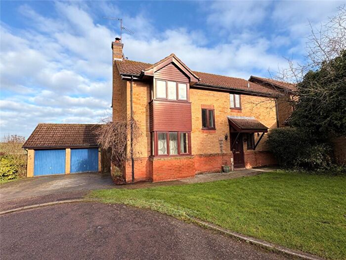 4 Bedroom Detached House For Sale In Armley Close, Long Buckby, Northamptonshire, NN6