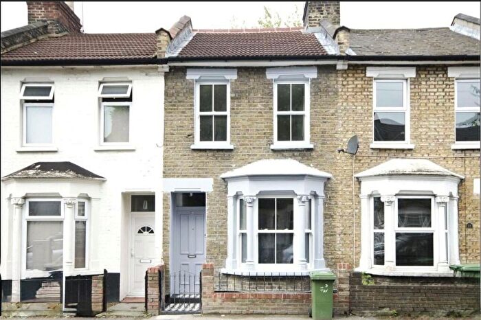 3 Bedroom Terraced House To Rent In Tavistock Road, Stratford, E15