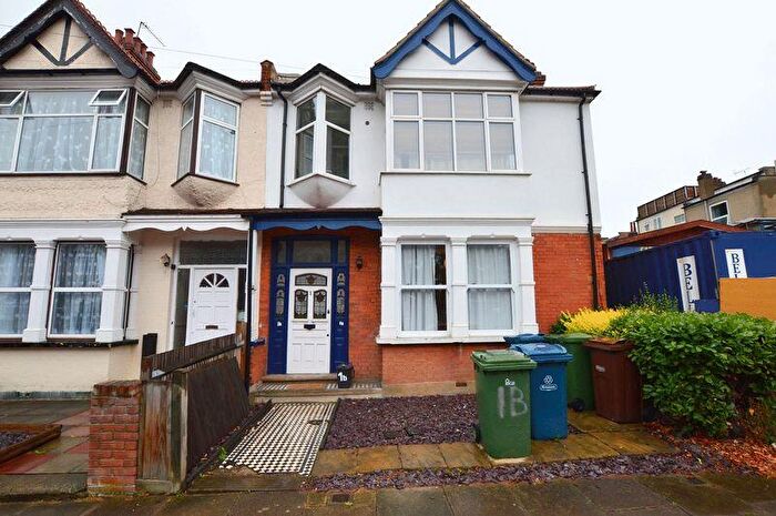 2 Bedroom Flat To Rent In Rutland Road, Central Harrow, HA1