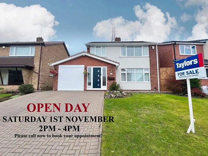 3 Bedroom Detached House For Sale In Scotts Green Close, Dudley, DY1