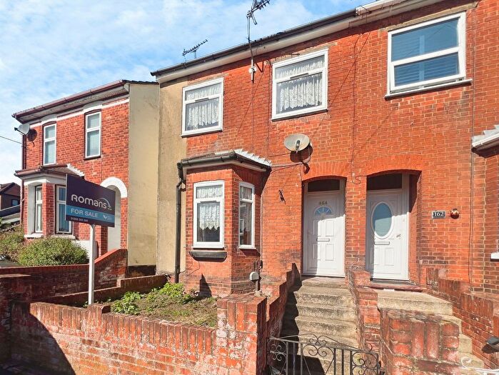 3 Bedroom Semi-Detached House For Sale In Lower Farnham Road, Aldershot, Hampshire, GU12