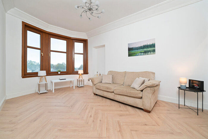2 Bedroom Flat For Sale In Glasgow Road, Hardgate, G81