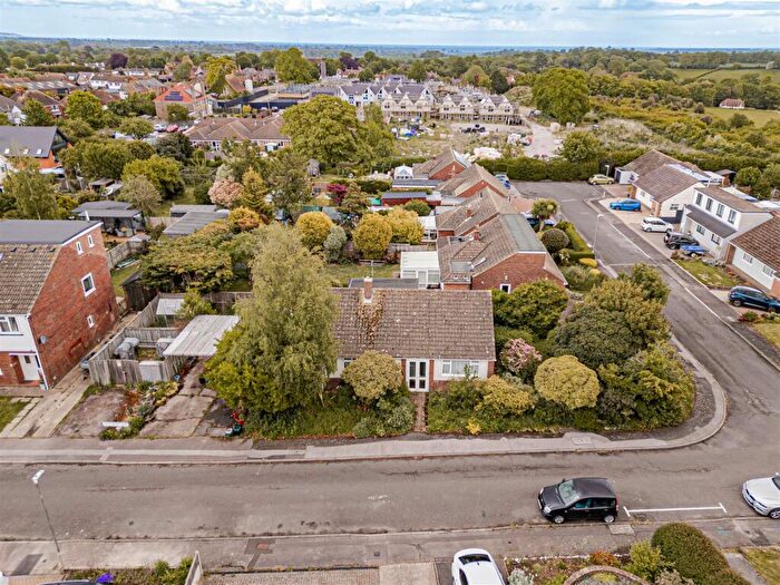 2 Bedroom Detached Bungalow For Sale In White Wood Road, Eastry, Sandwich, CT13