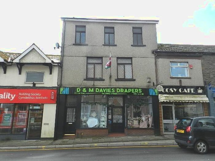2 Bedroom Flat To Rent In High Street, Treorchy, CF42