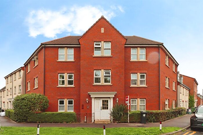 2 Bedroom Apartment For Sale In New Charlton Way, Bristol, BS10