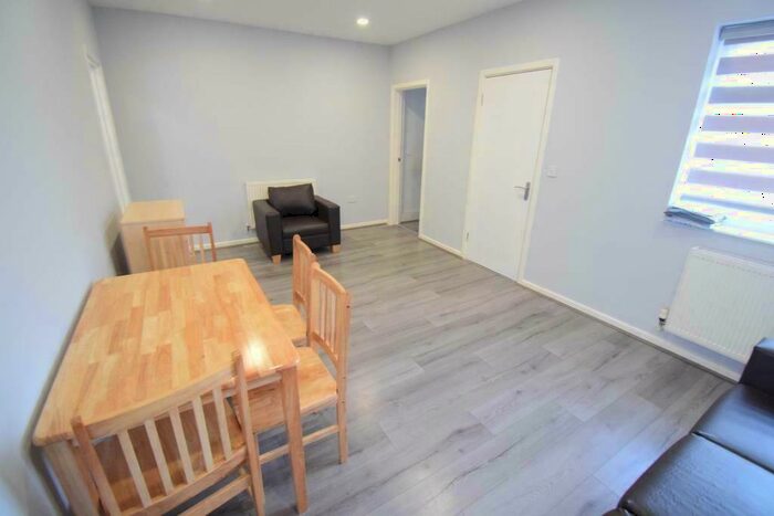 2 Bedroom Flat To Rent In Southwark Park Road, London, SE16