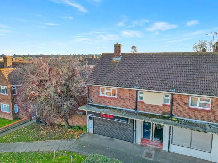 1 Bedroom Flat To Rent In Lawrance Square, Northfleet, Gravesend, Kent, DA11