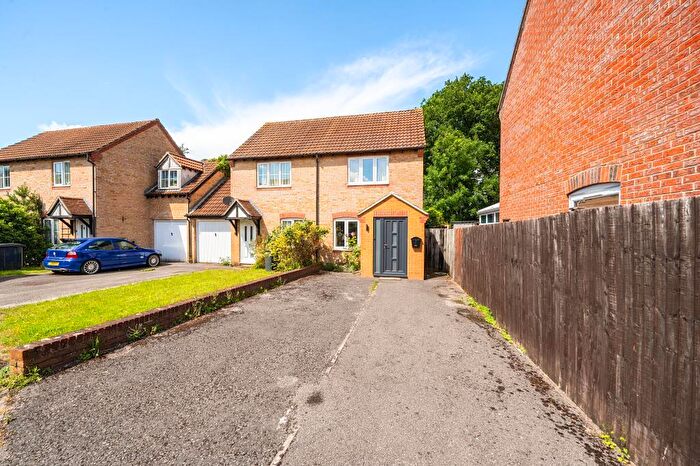 2 Bedroom Semi-Detached House For Sale In Simmons Field, Thatcham, RG18