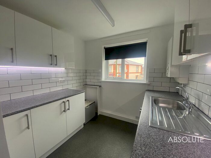 2 Bedroom Maisonette To Rent In Hoxton Road, Simon Court Hoxton Road, TQ1