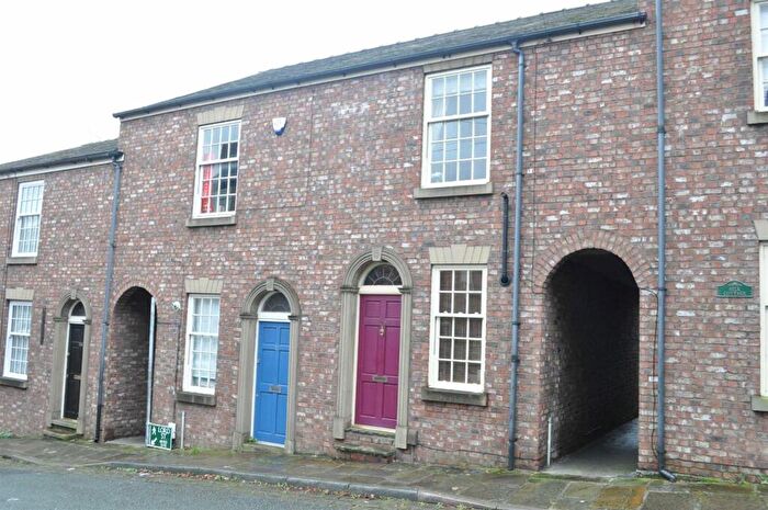 2 Bedroom House To Rent In Chapel Street, Macclesfield, Cheshire, SK11