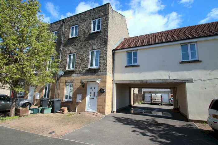 5 Bedroom Town House To Rent In Worle Moor Road, BS24