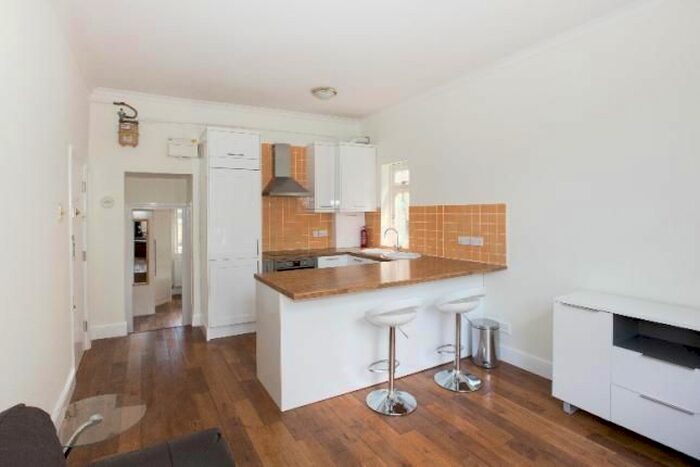 1 Bedroom Flat To Rent In Dorville Crescent, London, W6