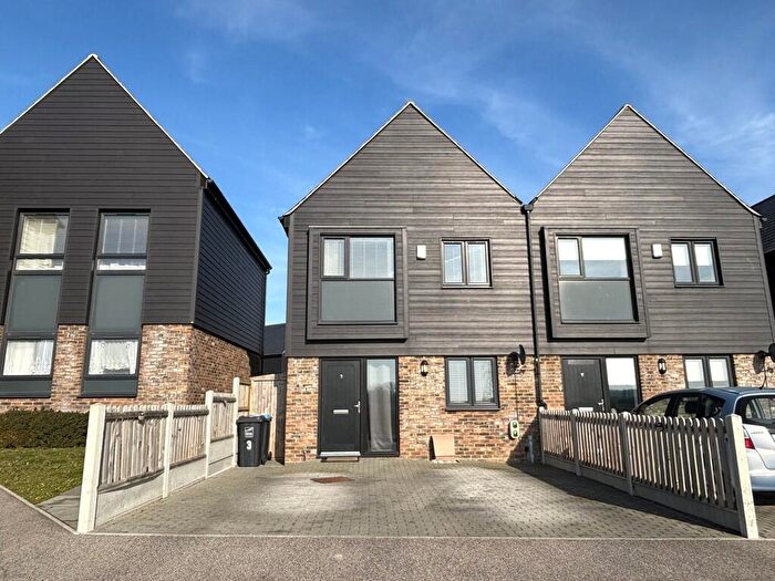 2 Bedroom Semi-Detached House For Sale In Roman Way, Margate, CT9