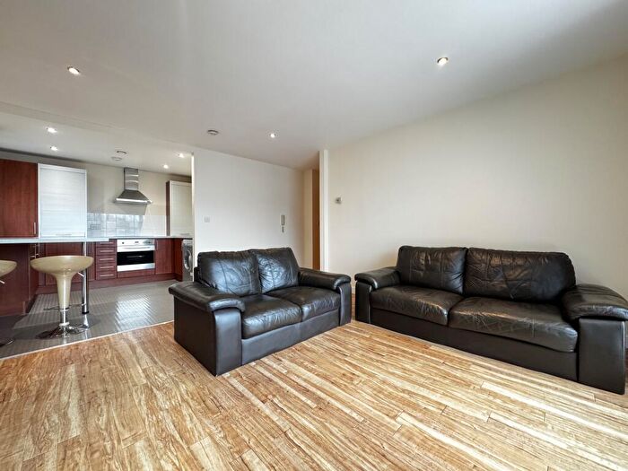 2 Bedroom Flat To Rent In St. Mary Street, M3