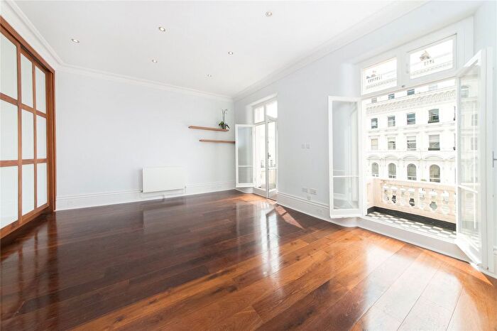 2 Bedroom Flat To Rent In Queen's Gate Terrace, South Kensington, London, SW7