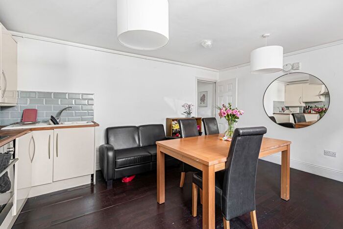 2 Bedroom Flat To Rent In Sutherland Street, London, SW1V