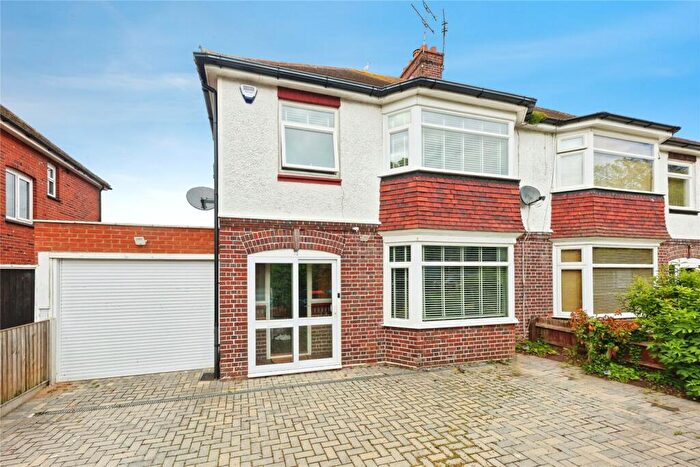 3 Bedroom Semi-Detached House For Sale In George V Avenue, Margate, Kent, CT9