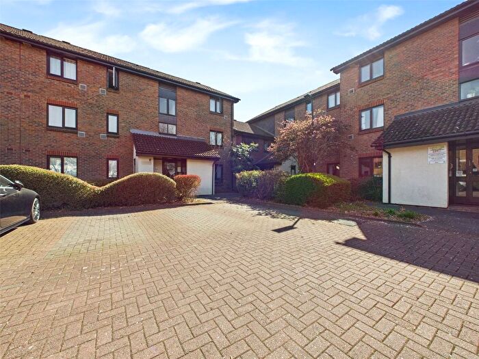 2 Bedroom Flat To Rent In Braybourne Drive, Isleworth, TW7